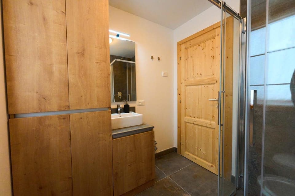 Shower, Bathroom, heating, towels