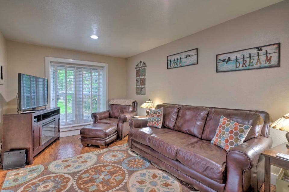 Creekside Home w/ Patio, Walk to Manitou Incline! House in Manitou Springs