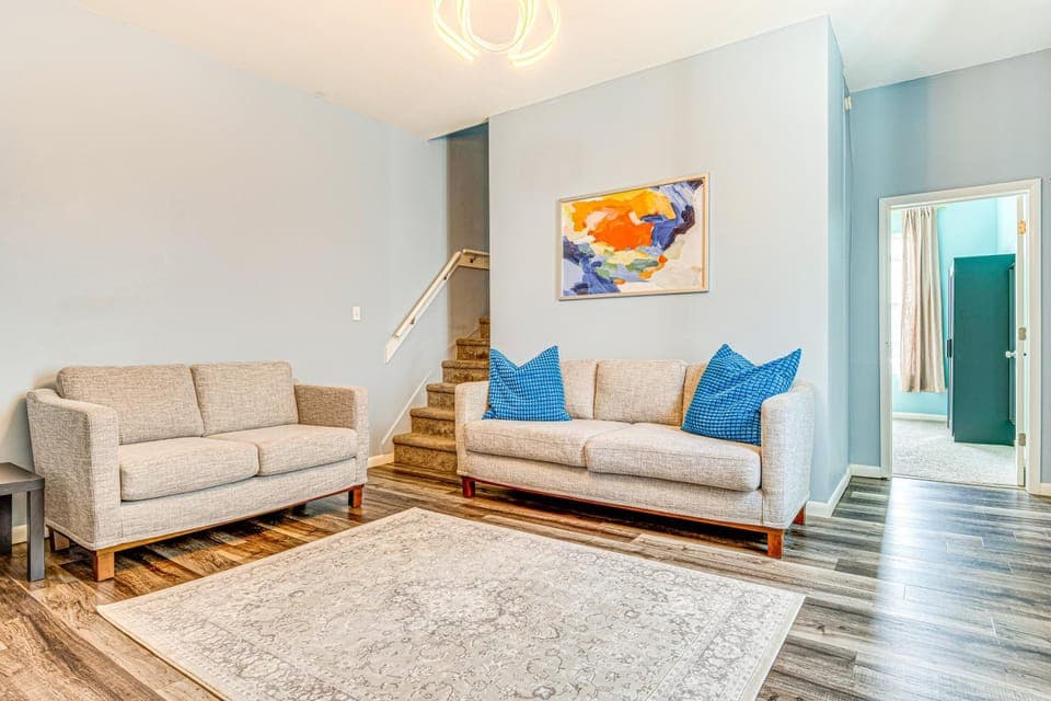 1 Mi to Dtown & Lucas Oil Stadium: Fenced Yard House in Indianapolis