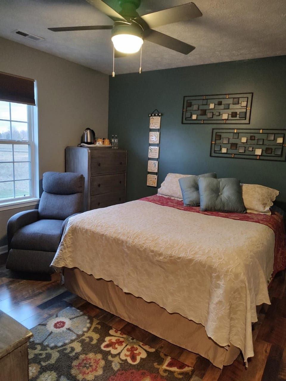 Bed, Seating area, Bedroom, fireplace