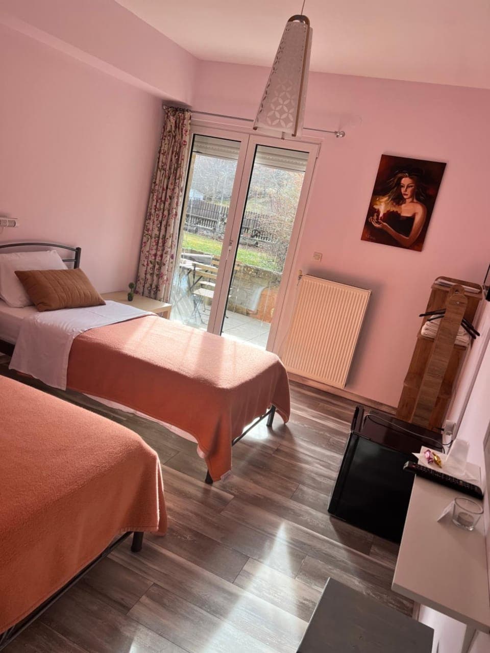 Bedroom, hair dresser