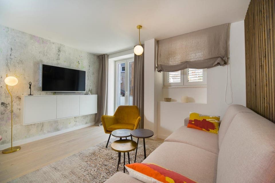 TV and multimedia, Seating area