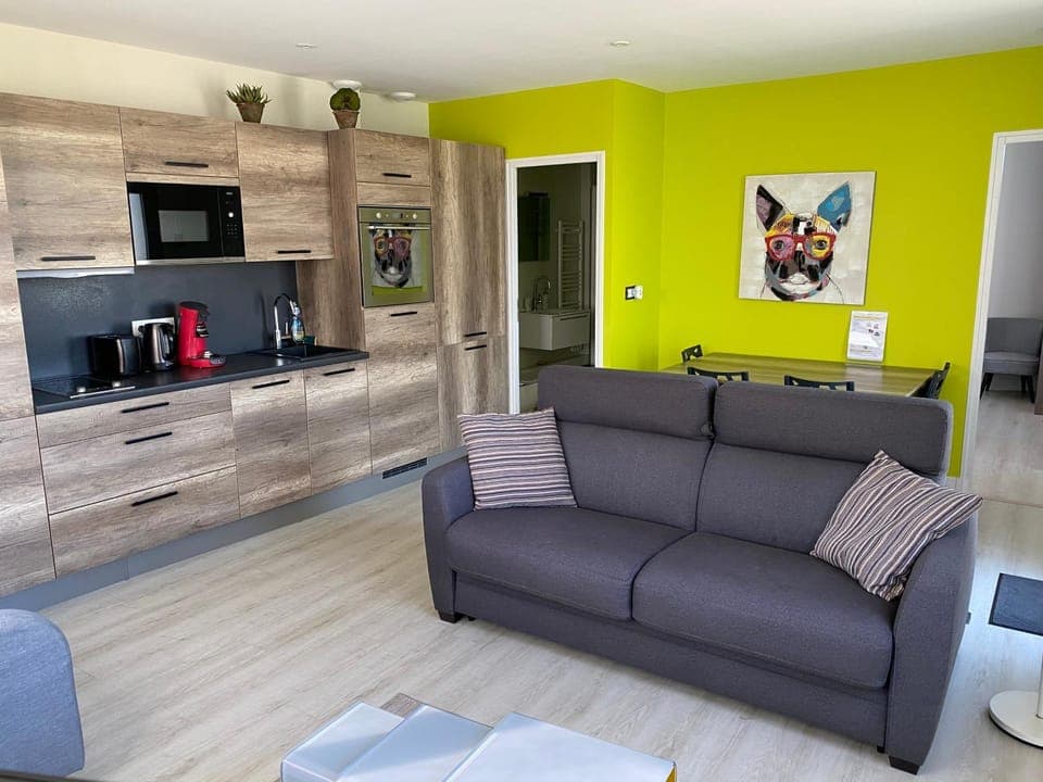 Living room, Dining area