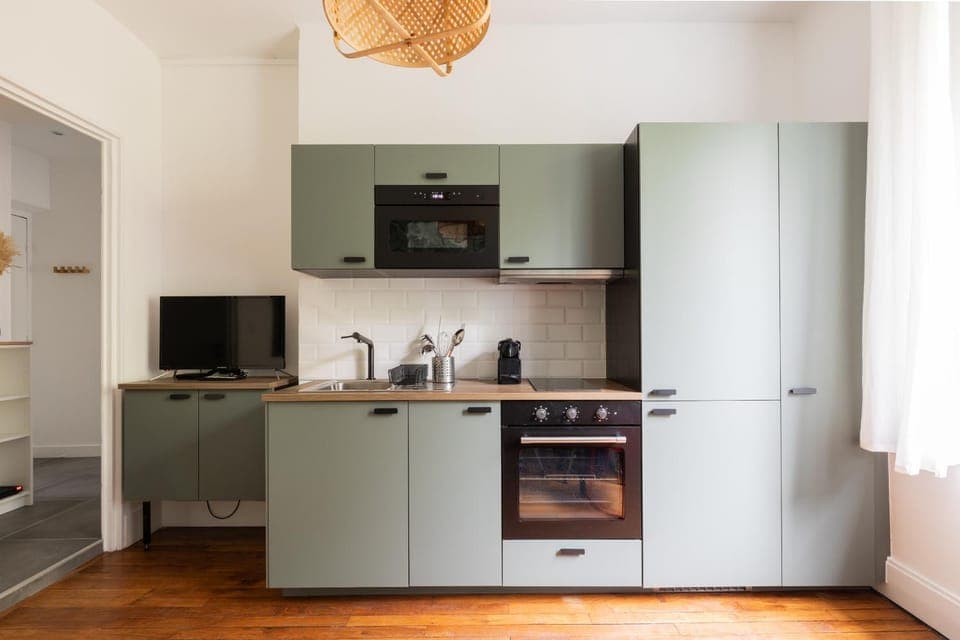 Kitchen or kitchenette