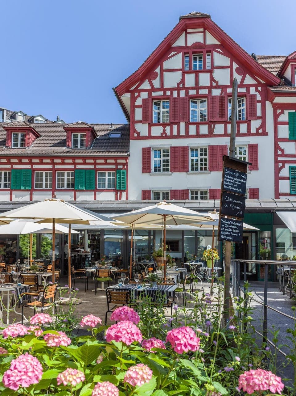 Property building, Patio, Staff, Restaurant/places to eat