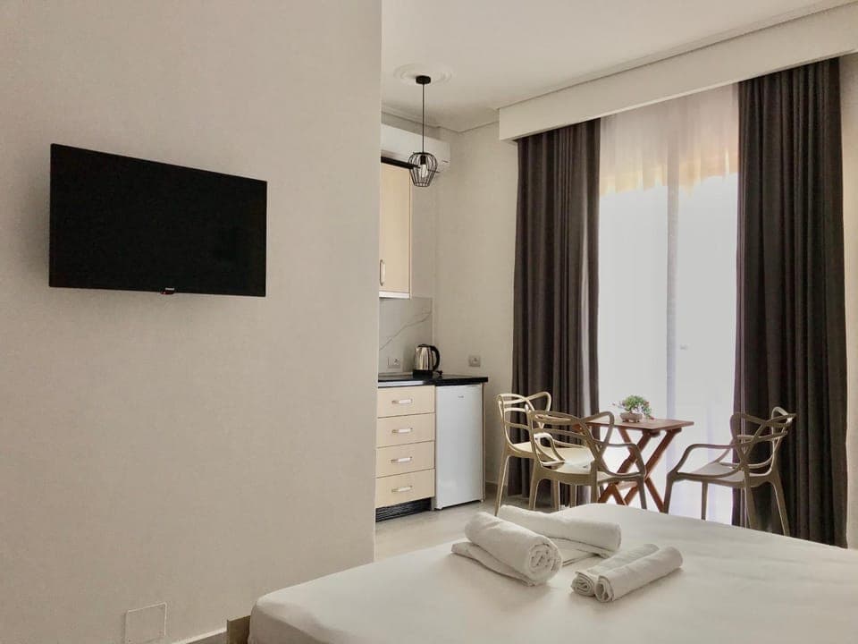 TV and multimedia, kitchen, air conditioner