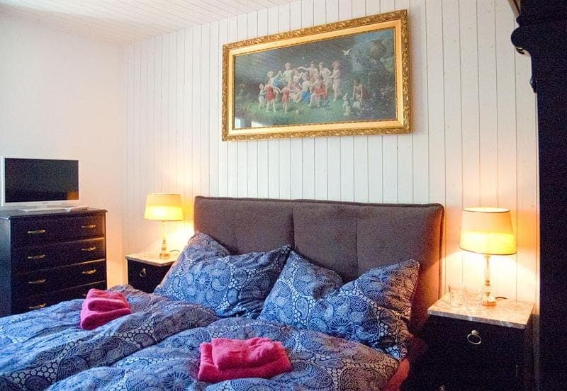 Photo of the whole room, Decorative detail, Bedroom