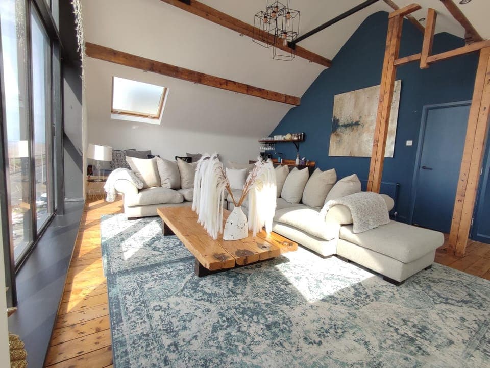 Living room, Seating area