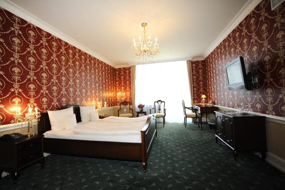 Photo of the whole room, Decorative detail, Bedroom