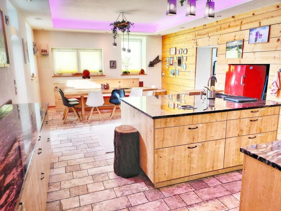 Dining area, kitchen