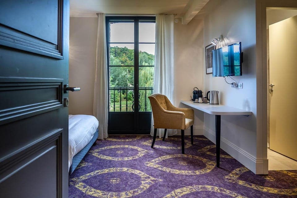 Bed, Seating area, Bedroom, Area and facilities, Area and facilities