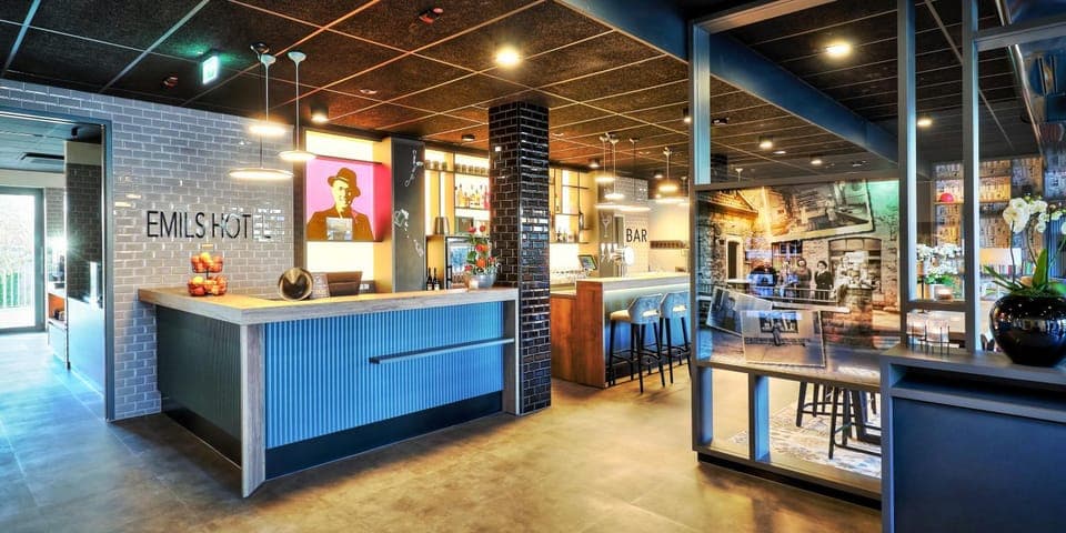 Restaurant/places to eat, Lobby or reception, Lounge or bar