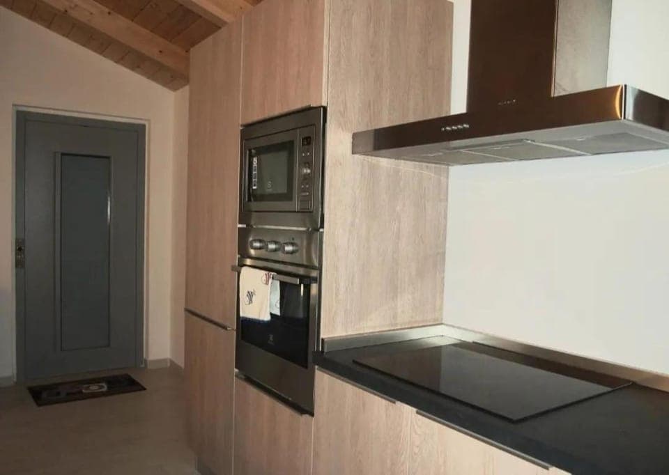 Kitchen or kitchenette, Communal kitchen, stove