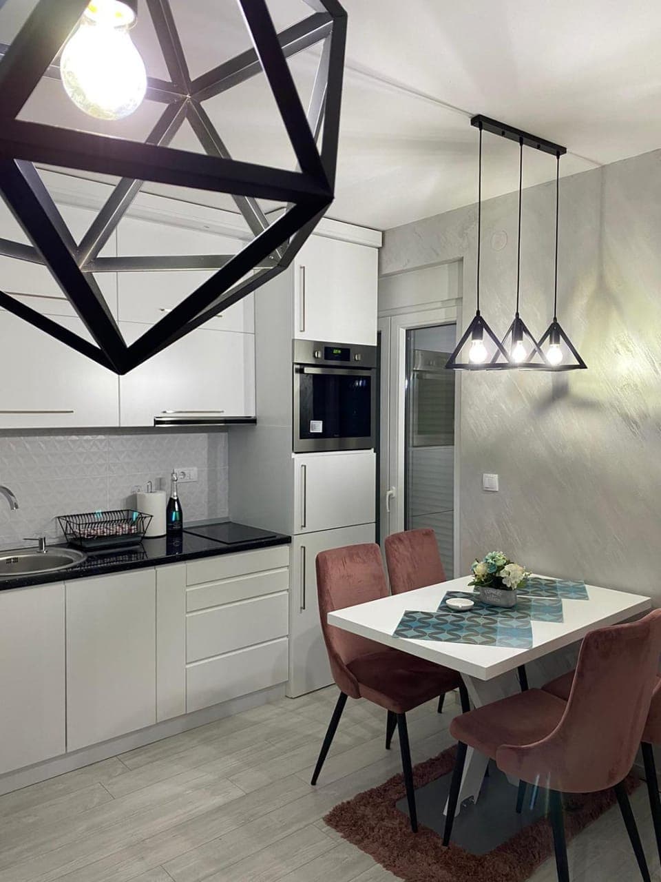 Kitchen or kitchenette, Dining area, pet friendly, stove