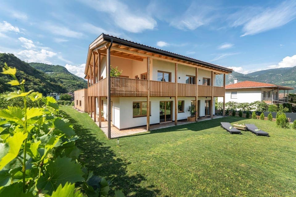 Property building, Spring, Garden view, sunbed