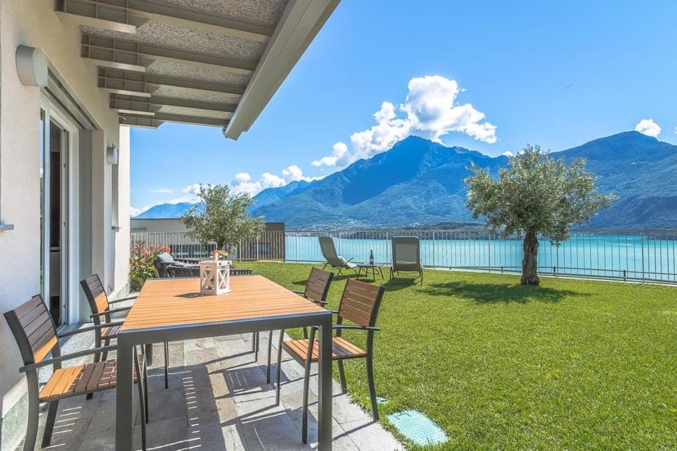 Natural landscape, Garden, Dining area, Garden view, Lake view, Mountain view