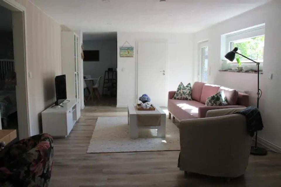 TV and multimedia, Living room, Seating area