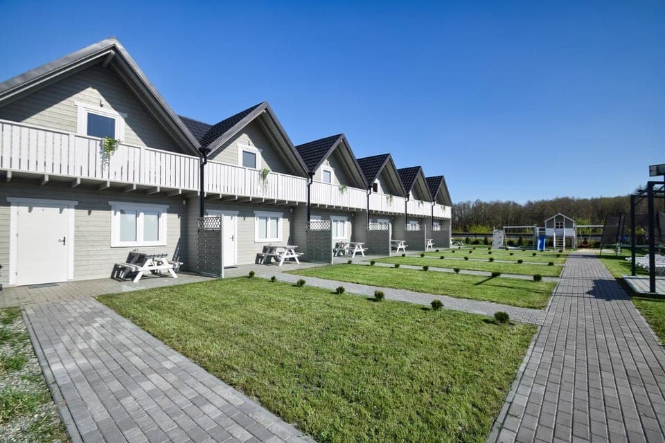 Property building, Day, Garden, Garden view