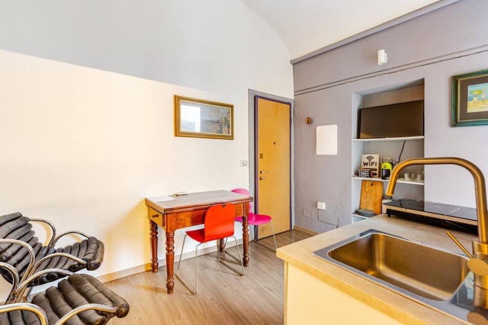 TV and multimedia, Lounge or bar, kitchen, air conditioner