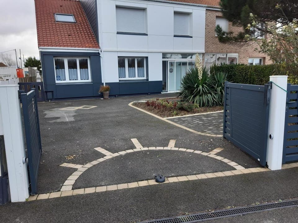 Property building, Facade/entrance