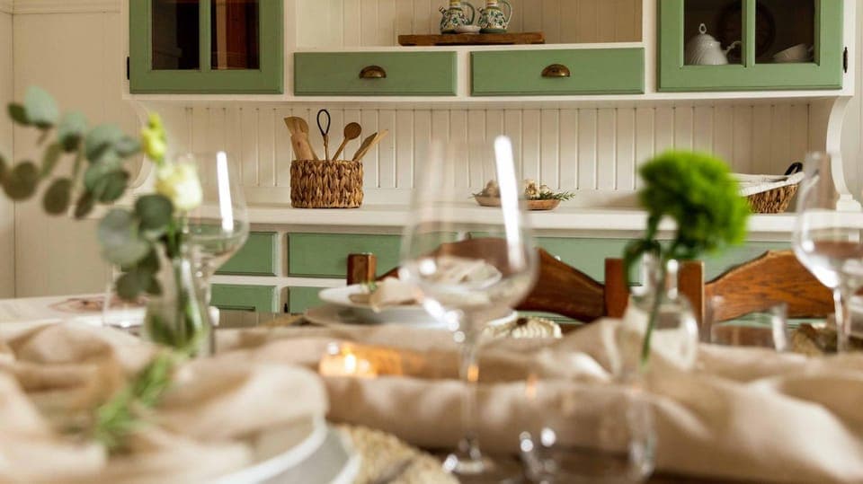 Food and drinks, Dining area