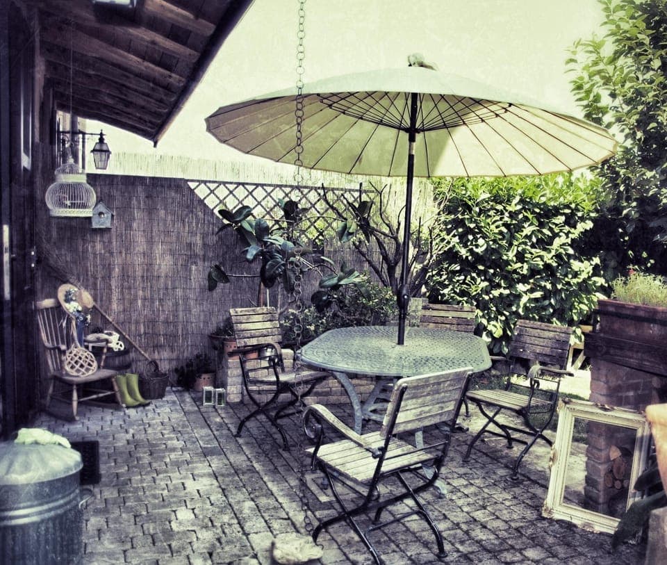 Restaurant/places to eat, Facade/entrance