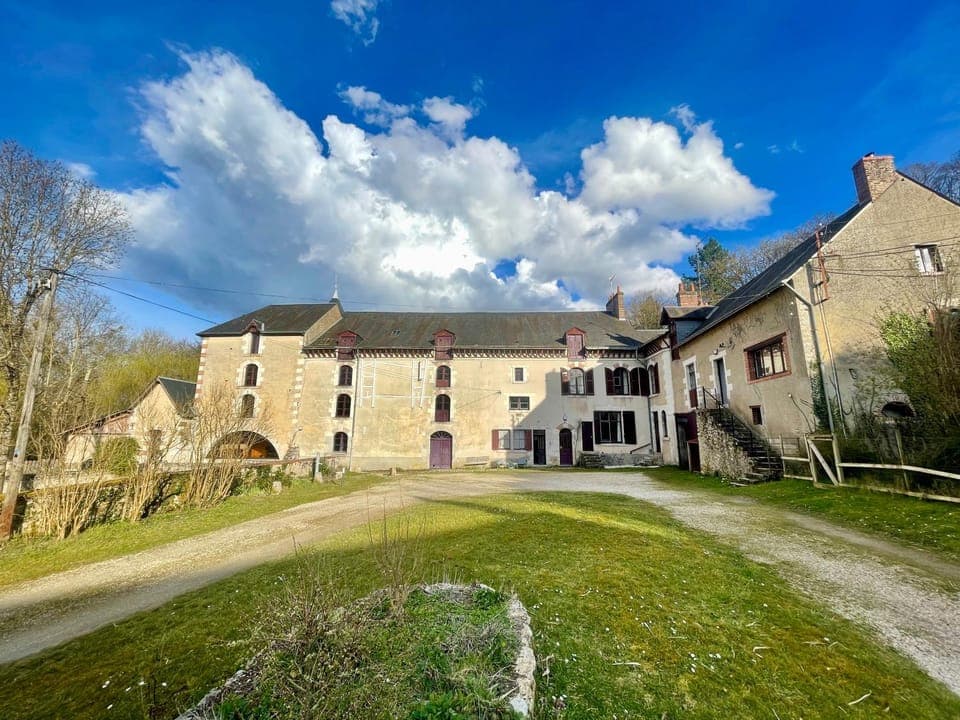 Property building, Facade/entrance, Landmark view
