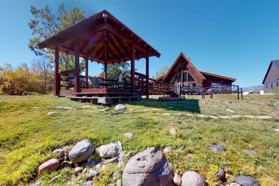 Two Rivers Retreat House in South Fork