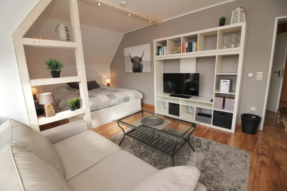 TV and multimedia, Living room, Seating area