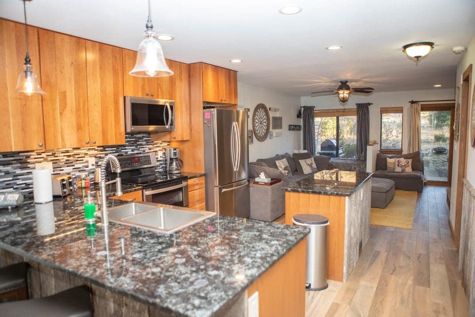 Kitchen or kitchenette, Living room