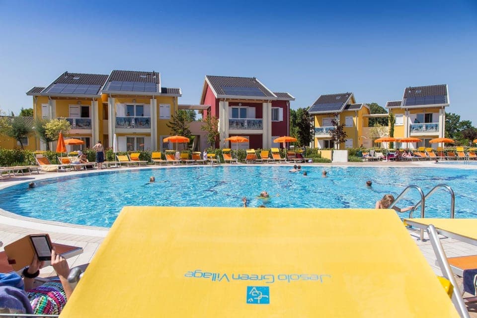 Property building, Swimming pool