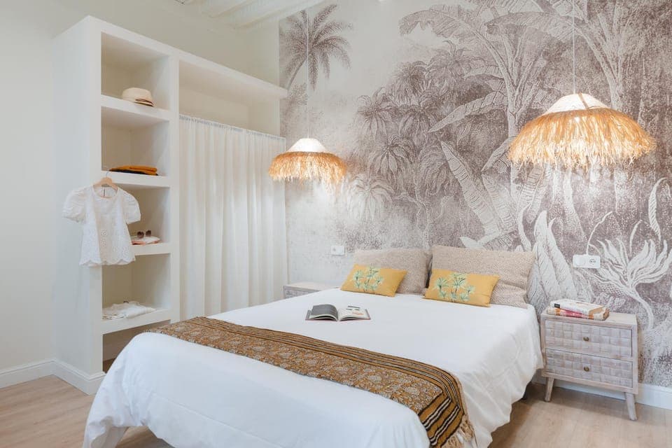 Bed, Photo of the whole room, Bedroom