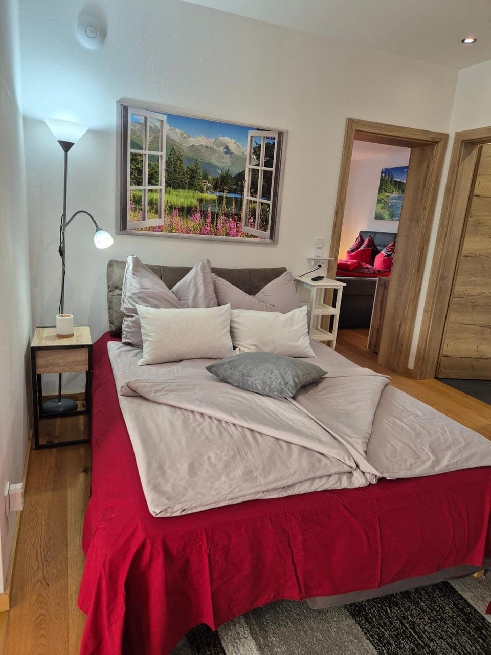 Bed, Photo of the whole room, Seating area, Bedroom