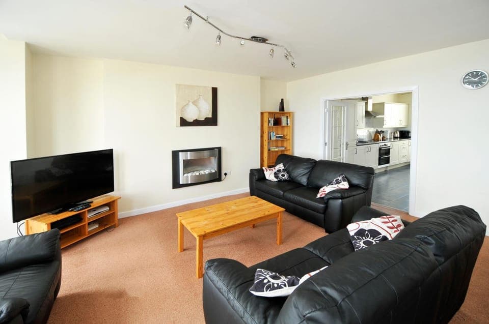 TV and multimedia, Seating area