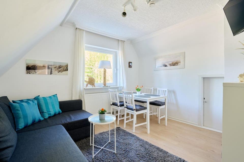 Living room, Dining area, Bedroom