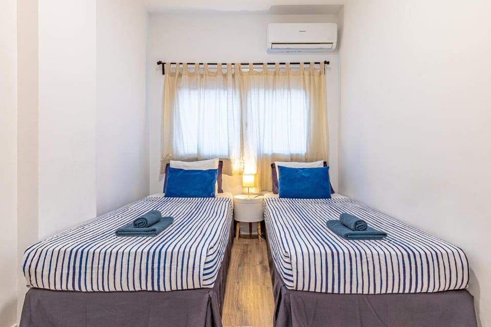 Bed, Bedroom, wardrobe, air conditioner