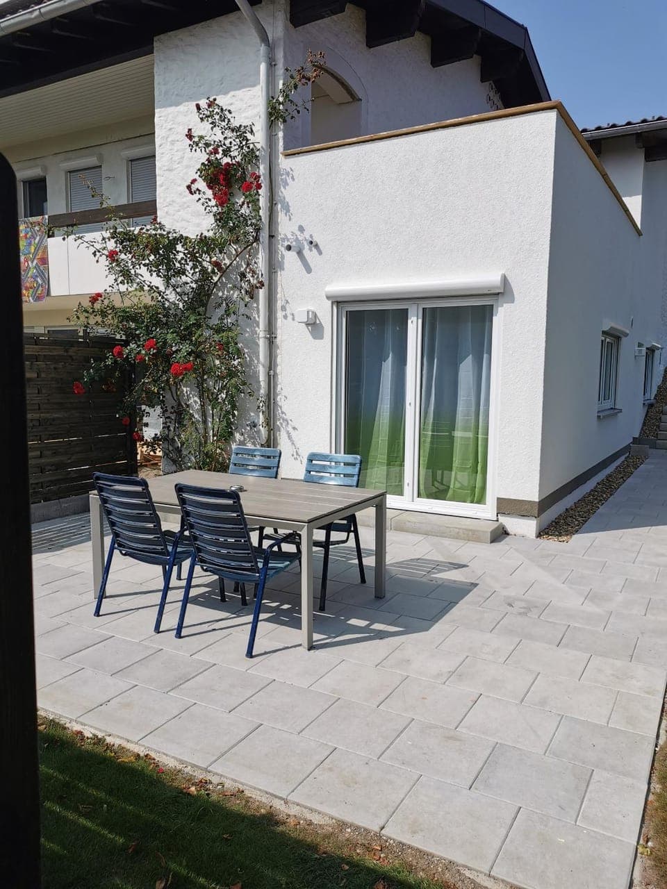 Facade/entrance, Balcony/Terrace