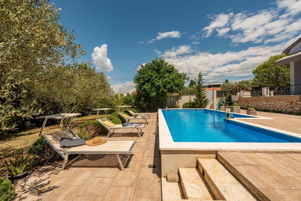 Swimming pool