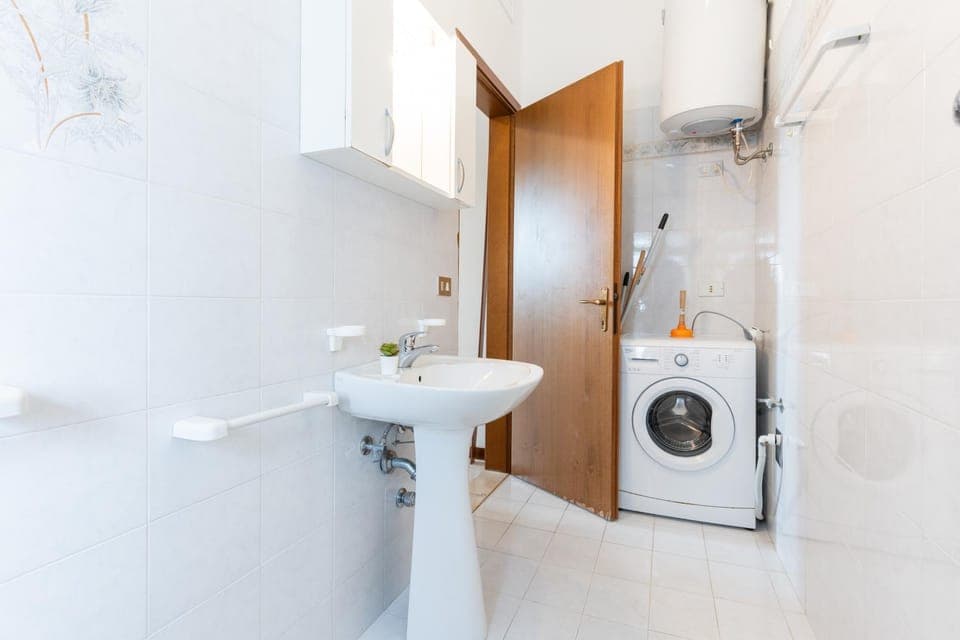 Shower, Bathroom, washing machine