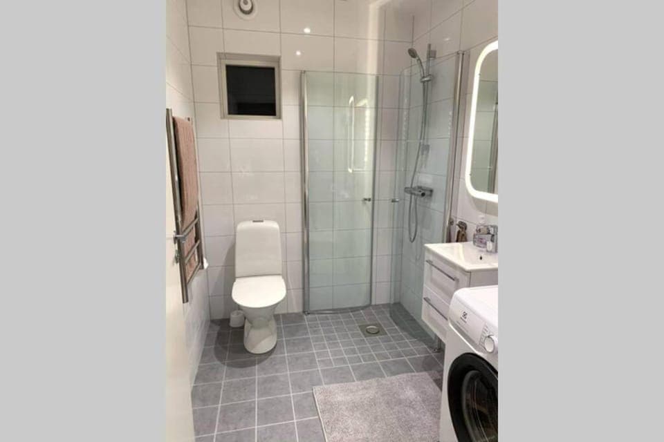 Bathroom, washing machine