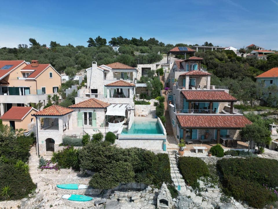 Property building, Day, Bird's eye view