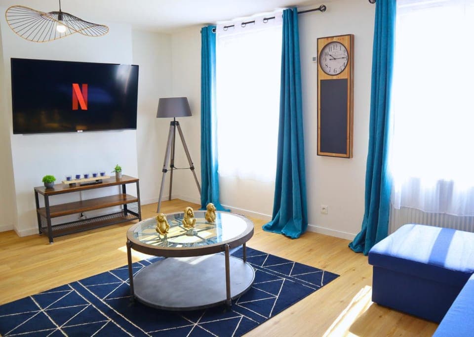 TV and multimedia, Living room, Seating area