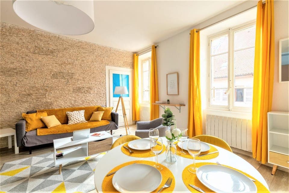 Living room, Dining area