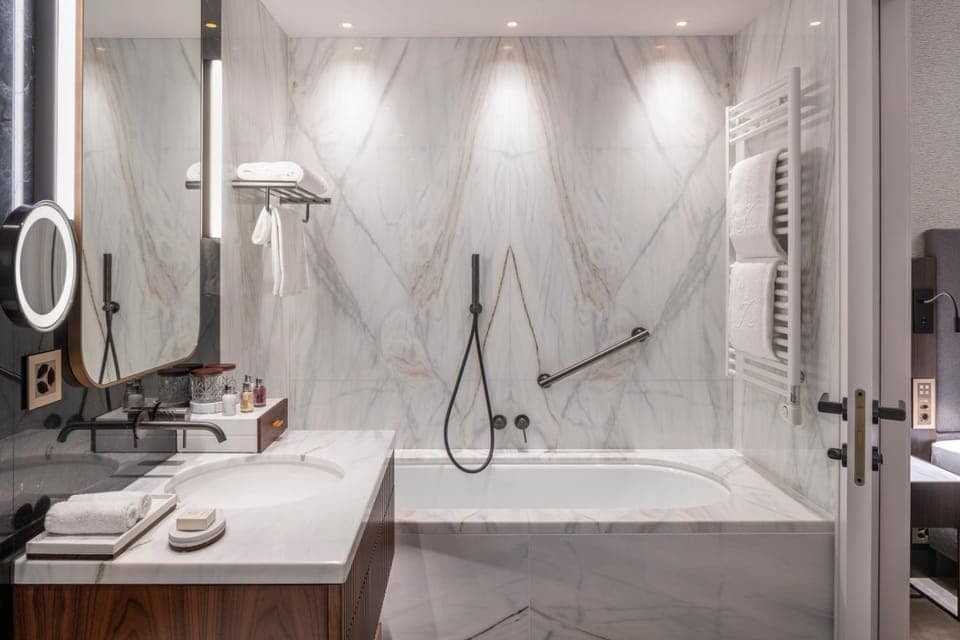 Bathroom, Bath