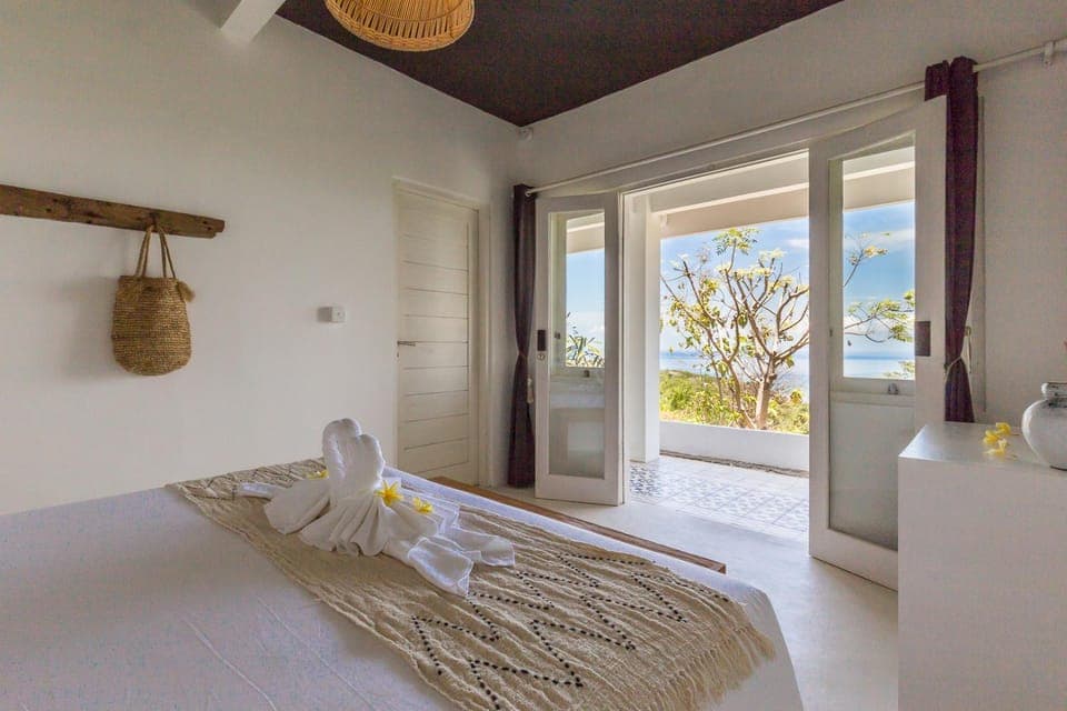Bed, Bedroom, Sea view
