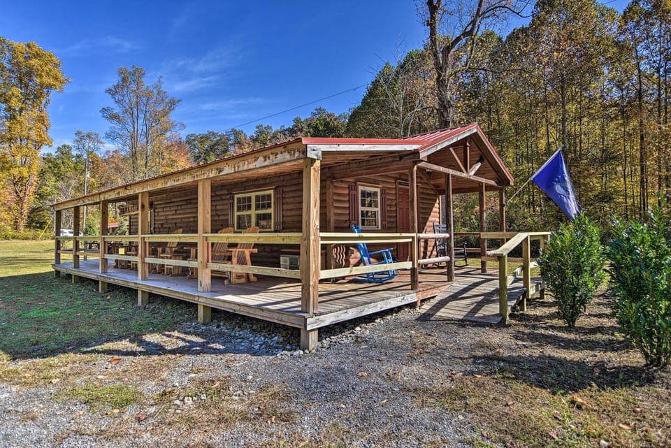 Parsons Cabin w/ Fire Pit & River Access! Cabin in Shenandoah Valley