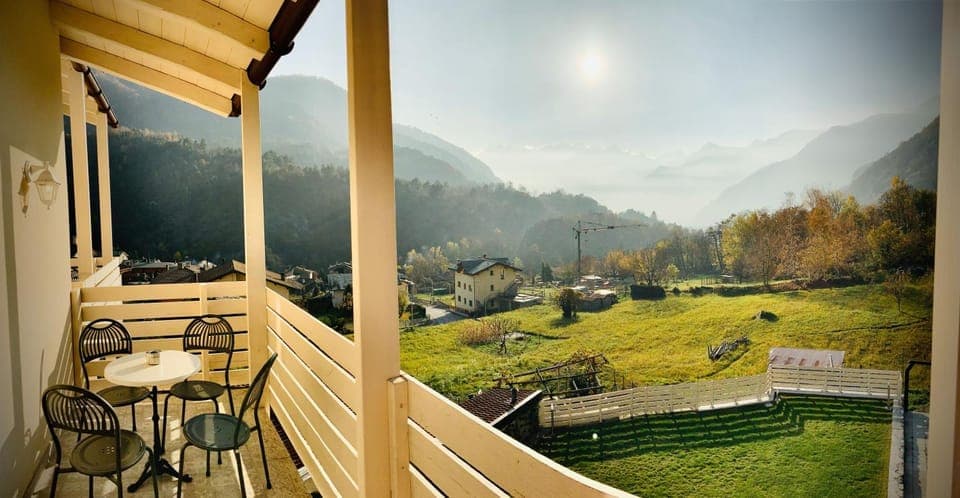 Balcony/Terrace, Garden view, Mountain view