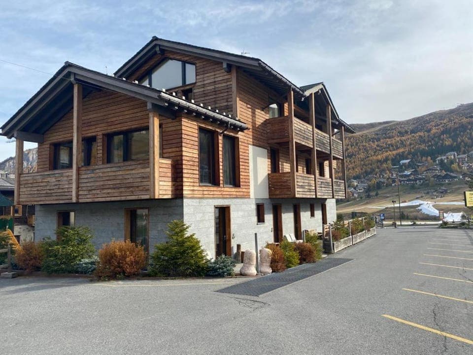 Cronox Vinecc Apartment hotel in Canton of Grisons