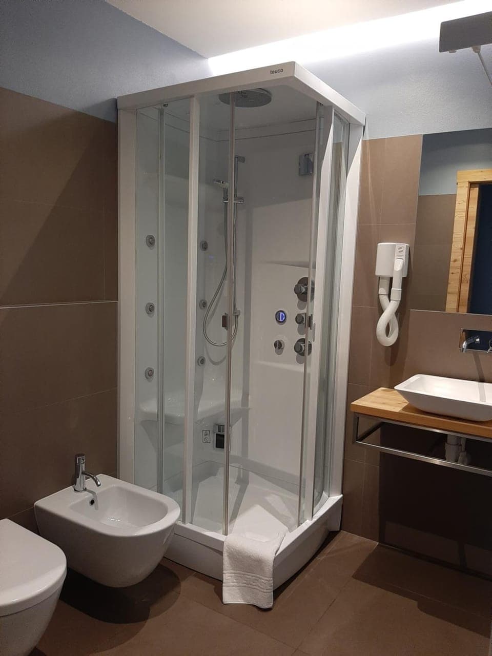 Cronox Vinecc Apartment hotel in Canton of Grisons