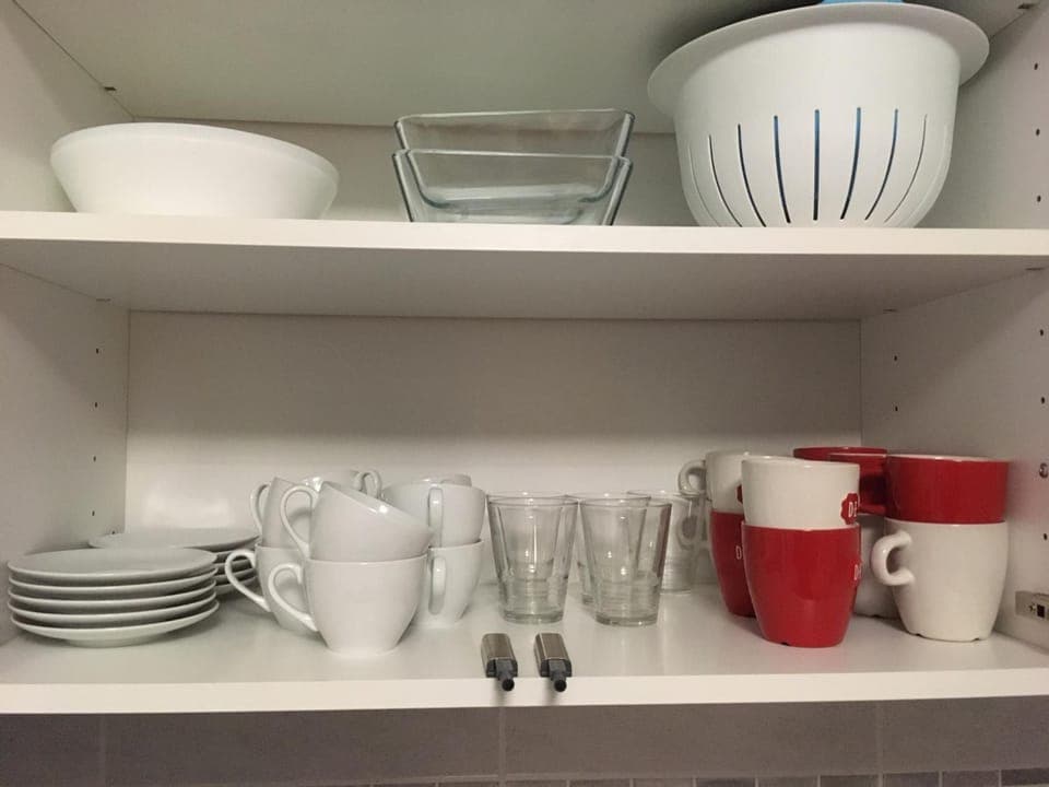 Coffee/tea facilities, Kitchen or kitchenette, Decorative detail, Dining area